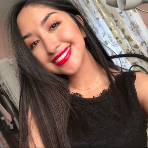 Meet your Posher, Danelly